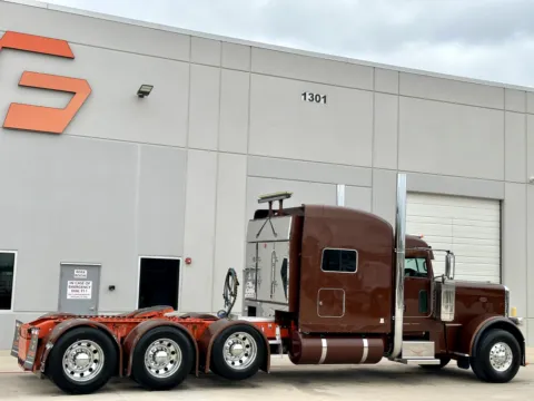 More photos of 2022 PETERBILT 389 at Forge Truck Centers - Texas, TX