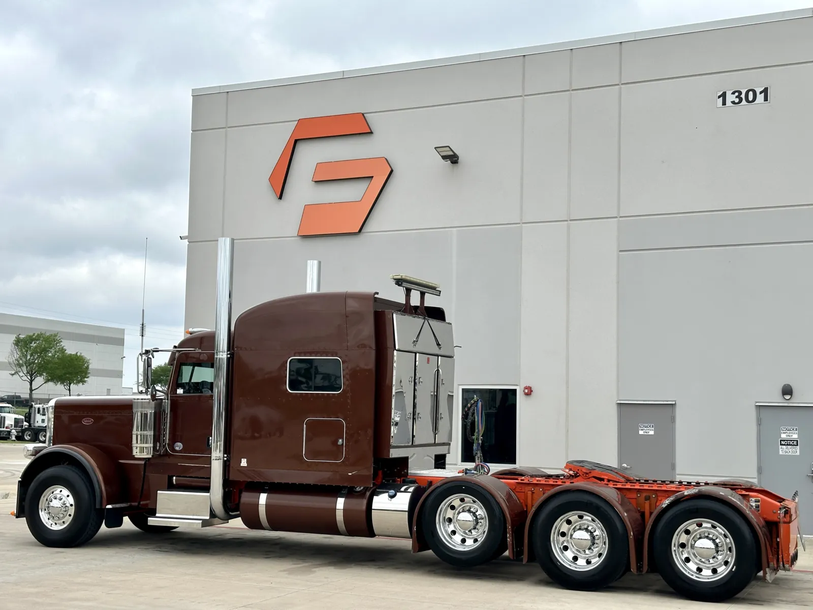 2022 Peterbilt 389 - image 6