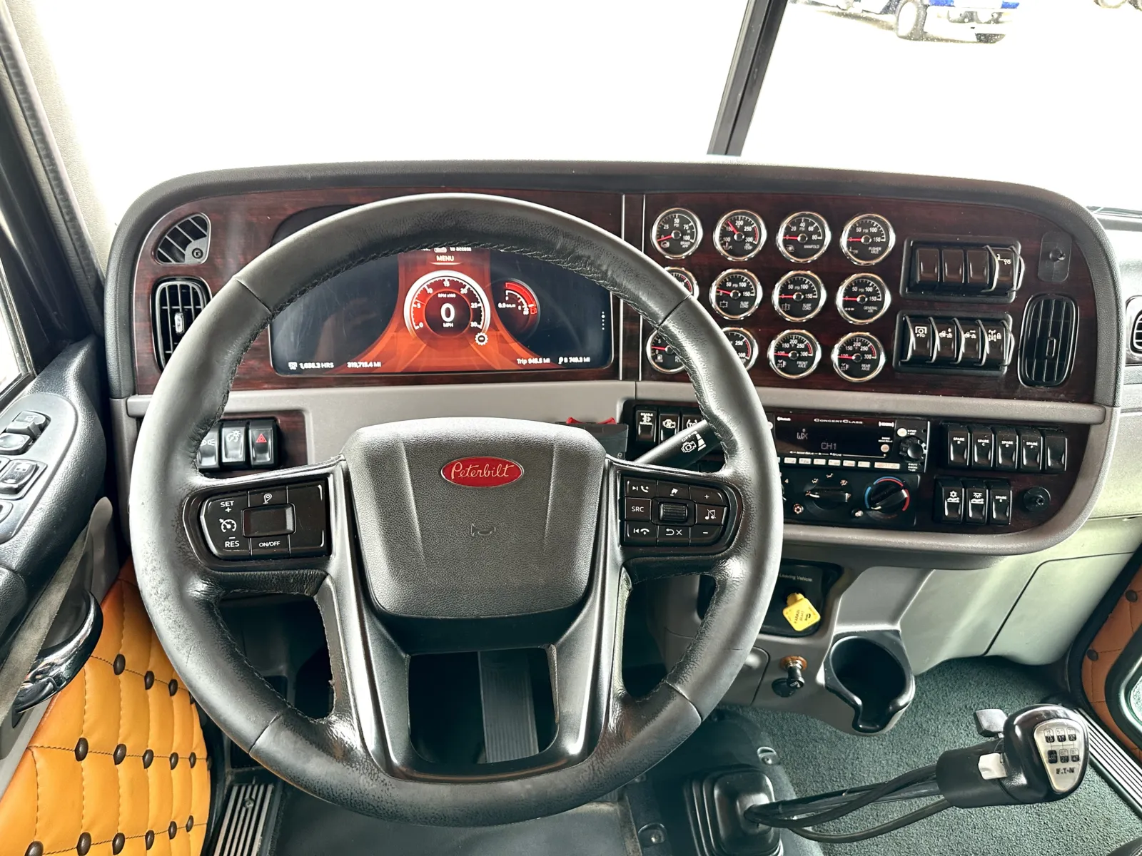 2022 Peterbilt 389 - image 16