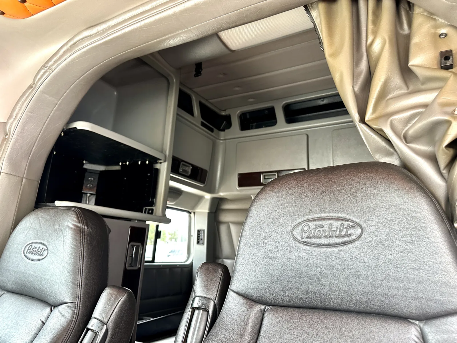 2022 Peterbilt 389 - image 20