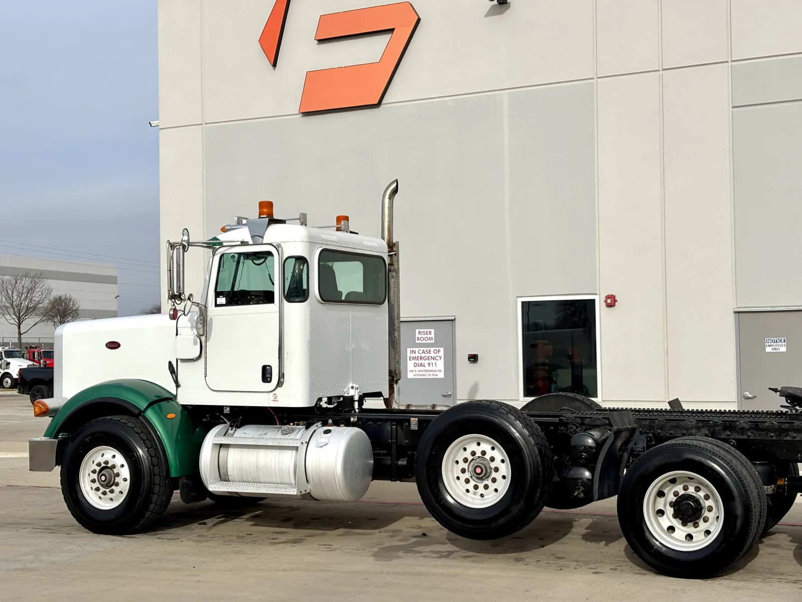 2009 Peterbilt - image 8