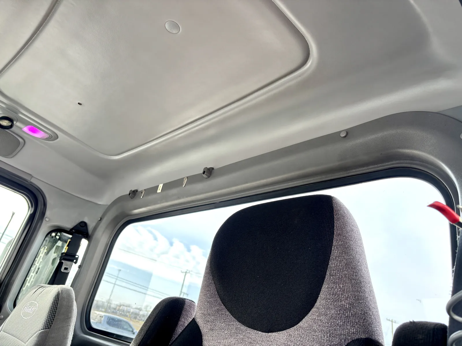 2009 Peterbilt - image 17