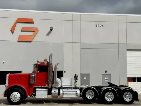 More photos of 2017 PETERBILT 389 at Forge Truck Centers - Texas, TX