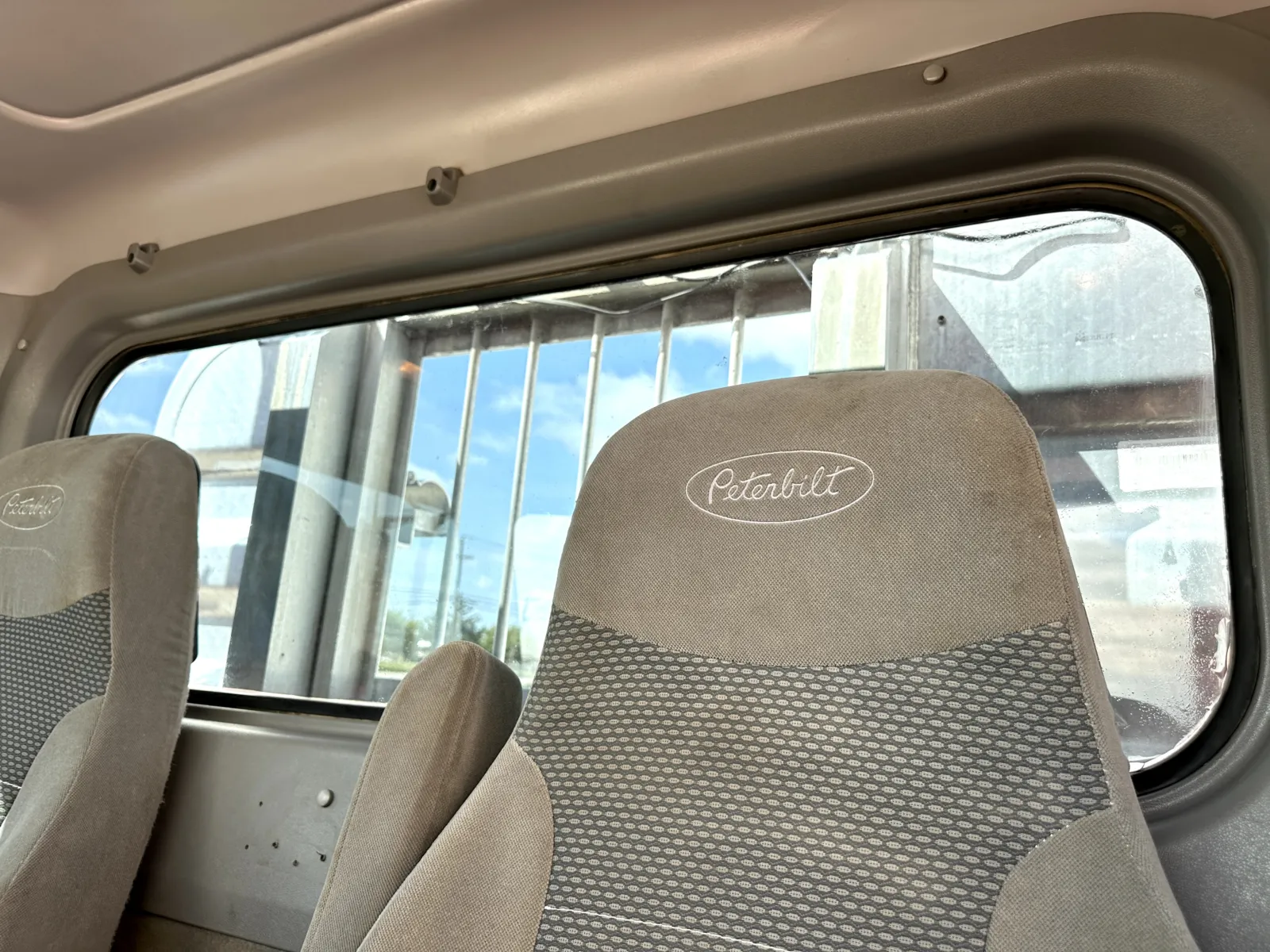 2017 Peterbilt 389 - image 20