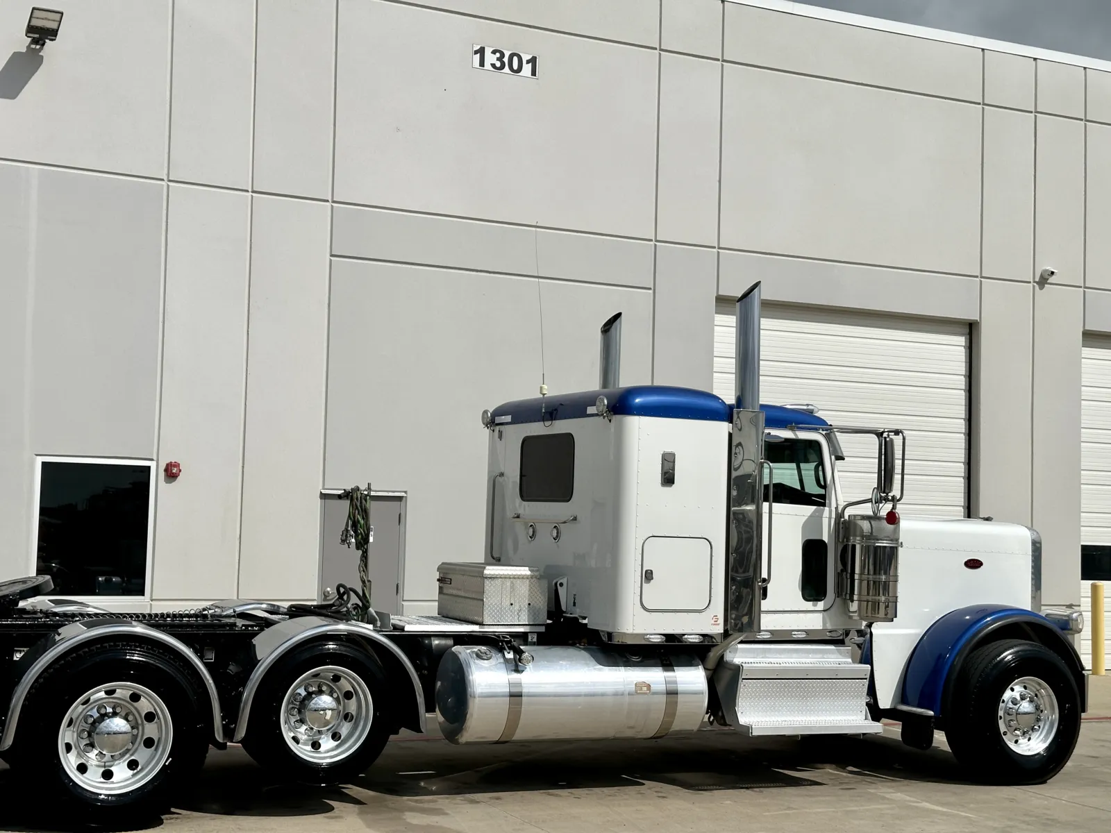 2022 Peterbilt 389 - image 7