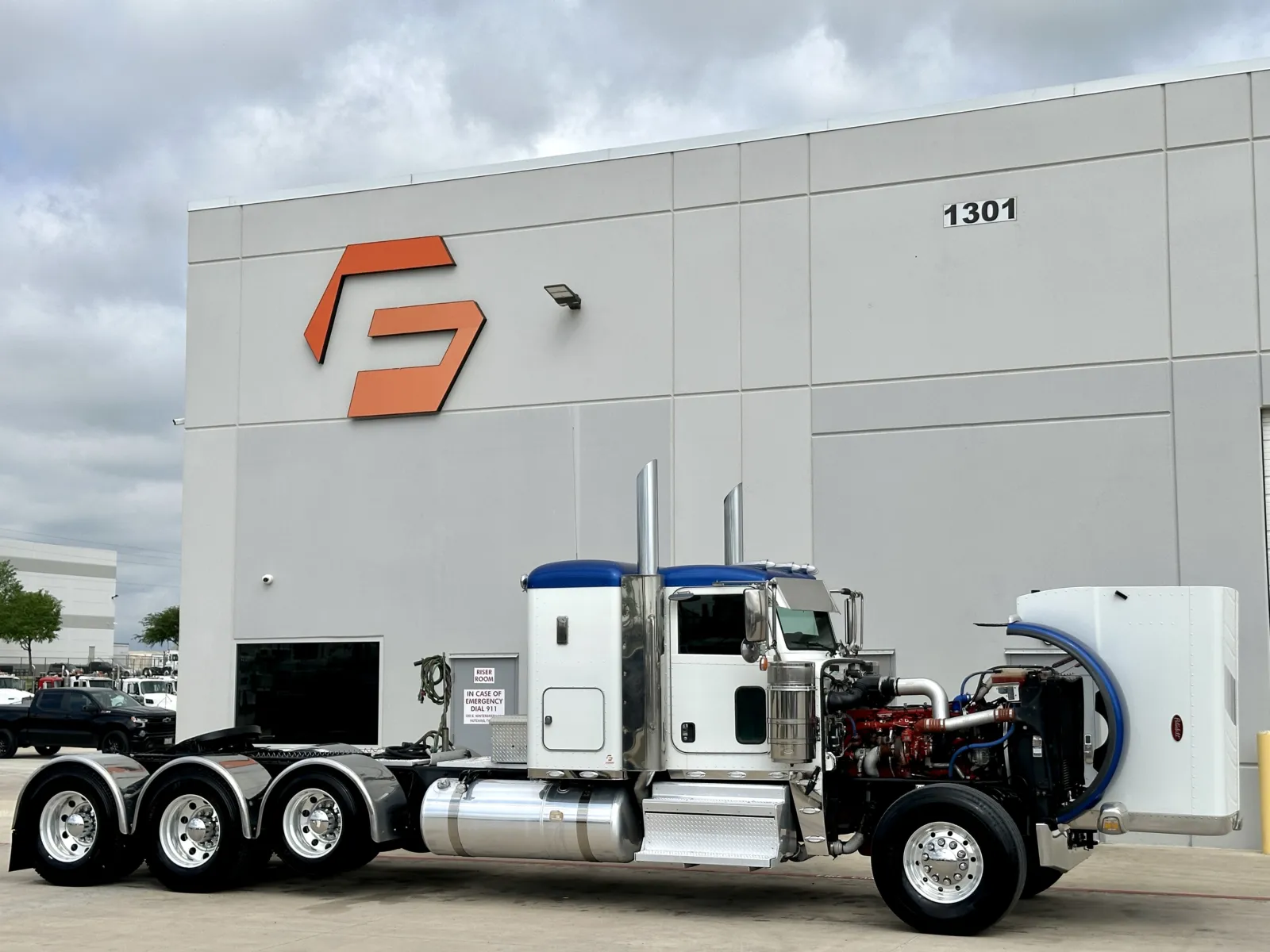 2022 Peterbilt 389 - image 9