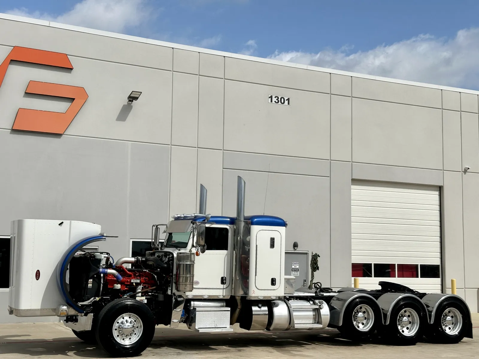 2022 Peterbilt 389 - image 10