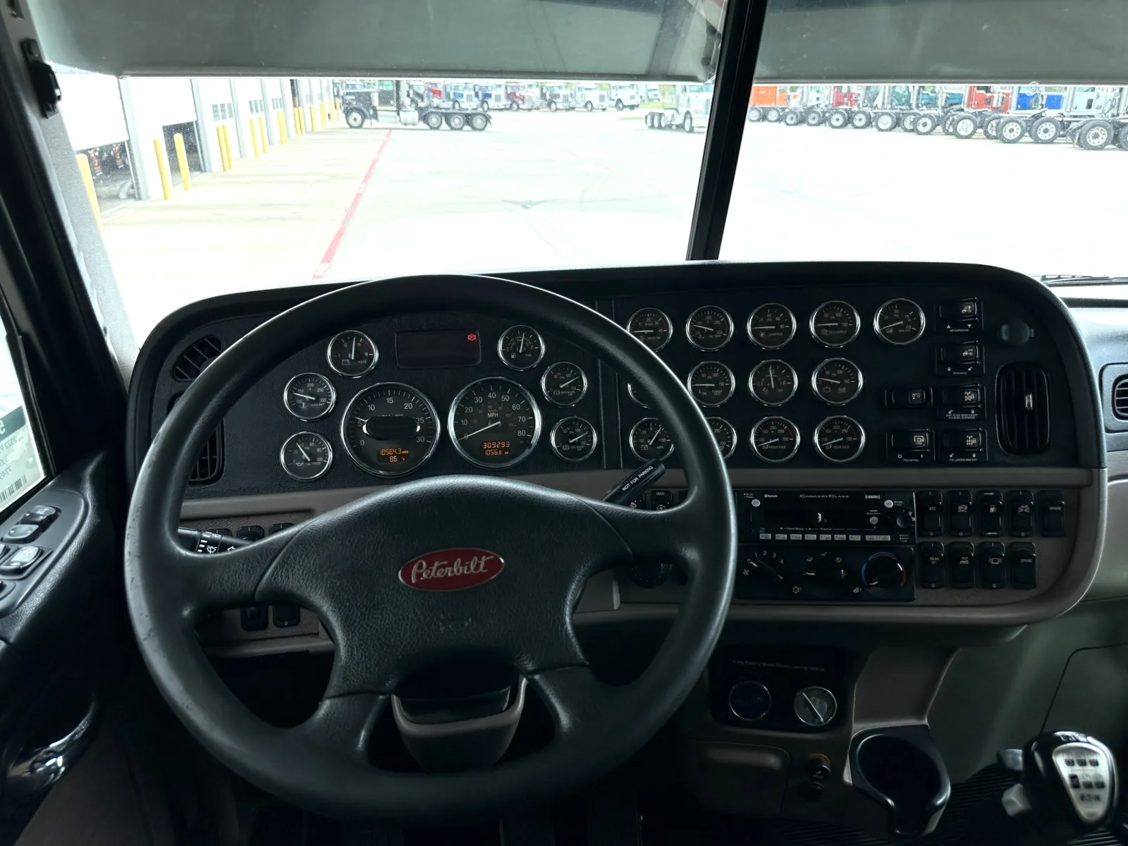 2022 Peterbilt 389 - image 16