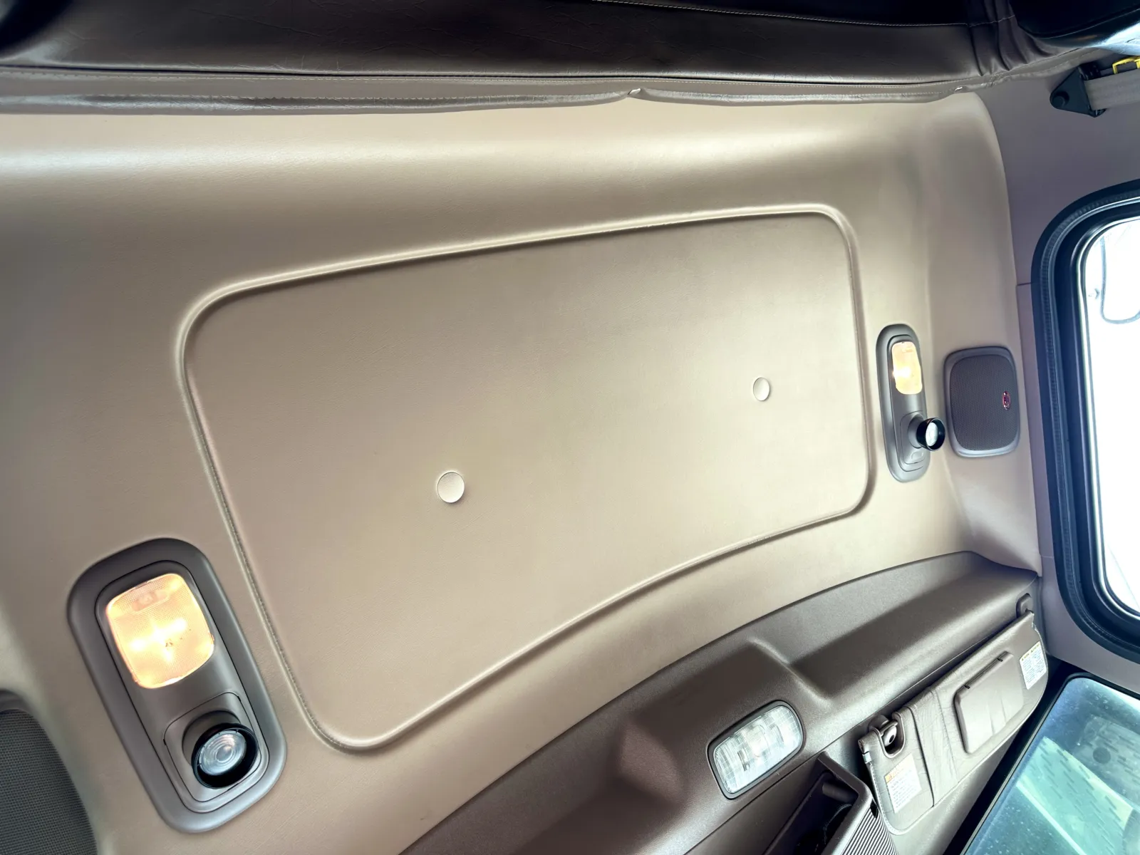 2022 Peterbilt 389 - image 21