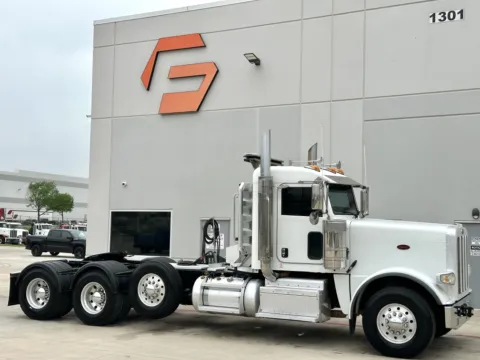 2017 PETERBILT 389 for sale in Hutchins, TX