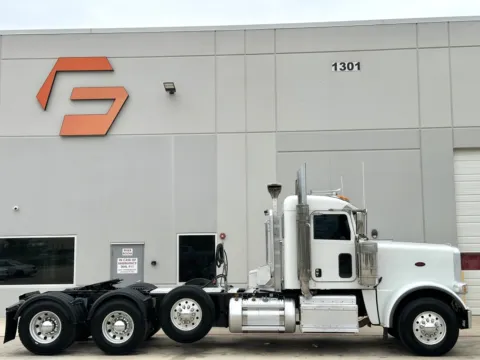 Another view of 2017 PETERBILT 389 for sale in Hutchins, TX at Forge Truck Centers - Texas