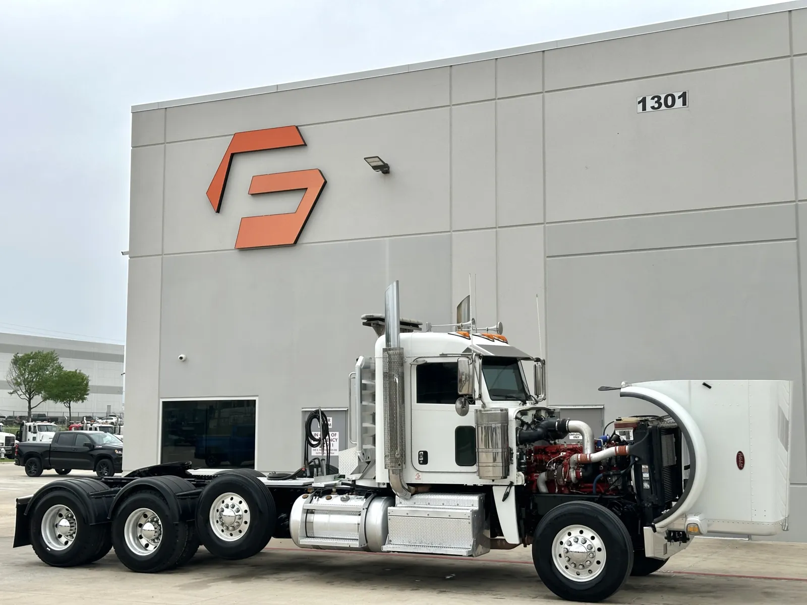 2017 Peterbilt 389 - image 9