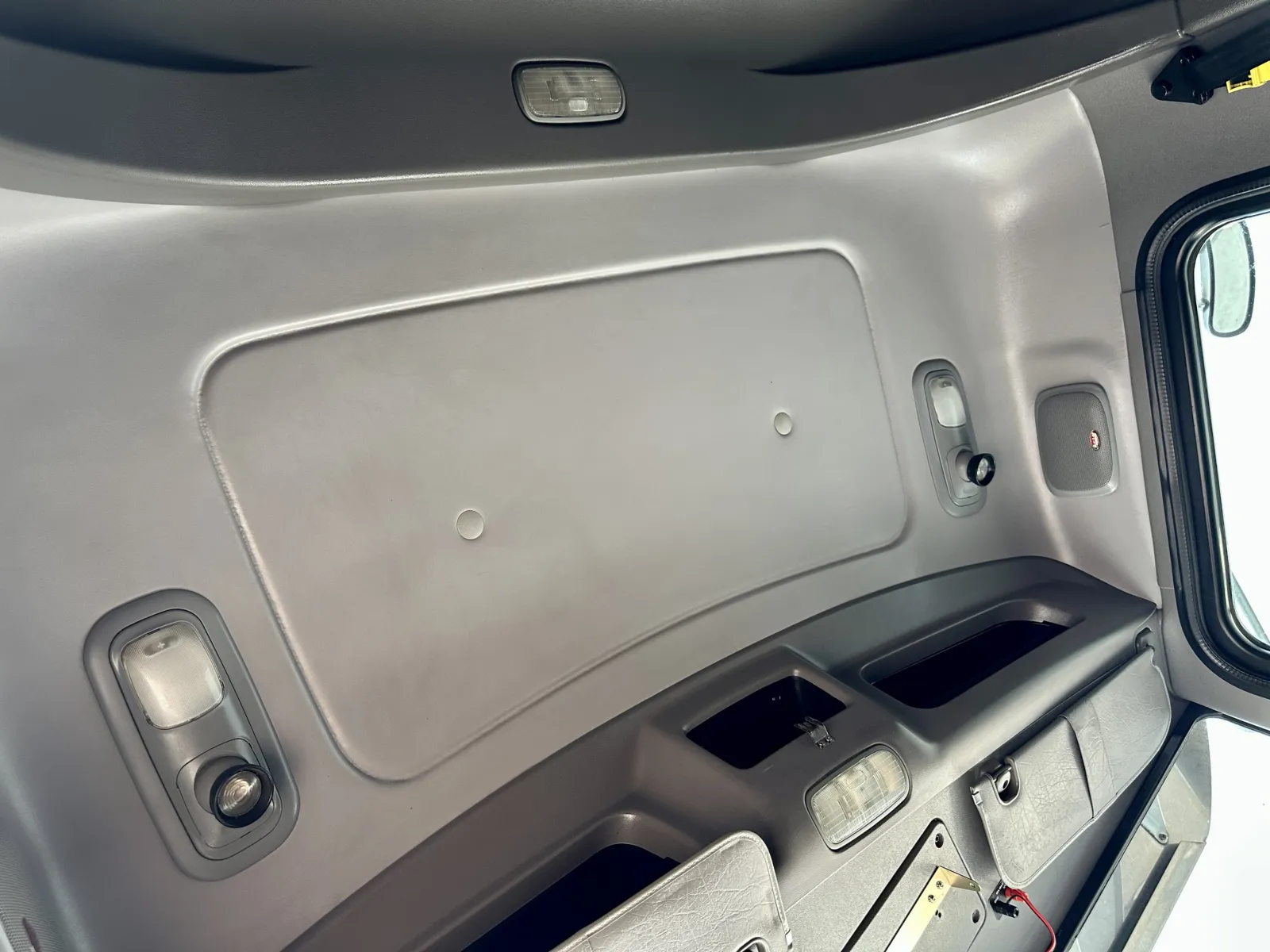 2017 Peterbilt 389 - image 21