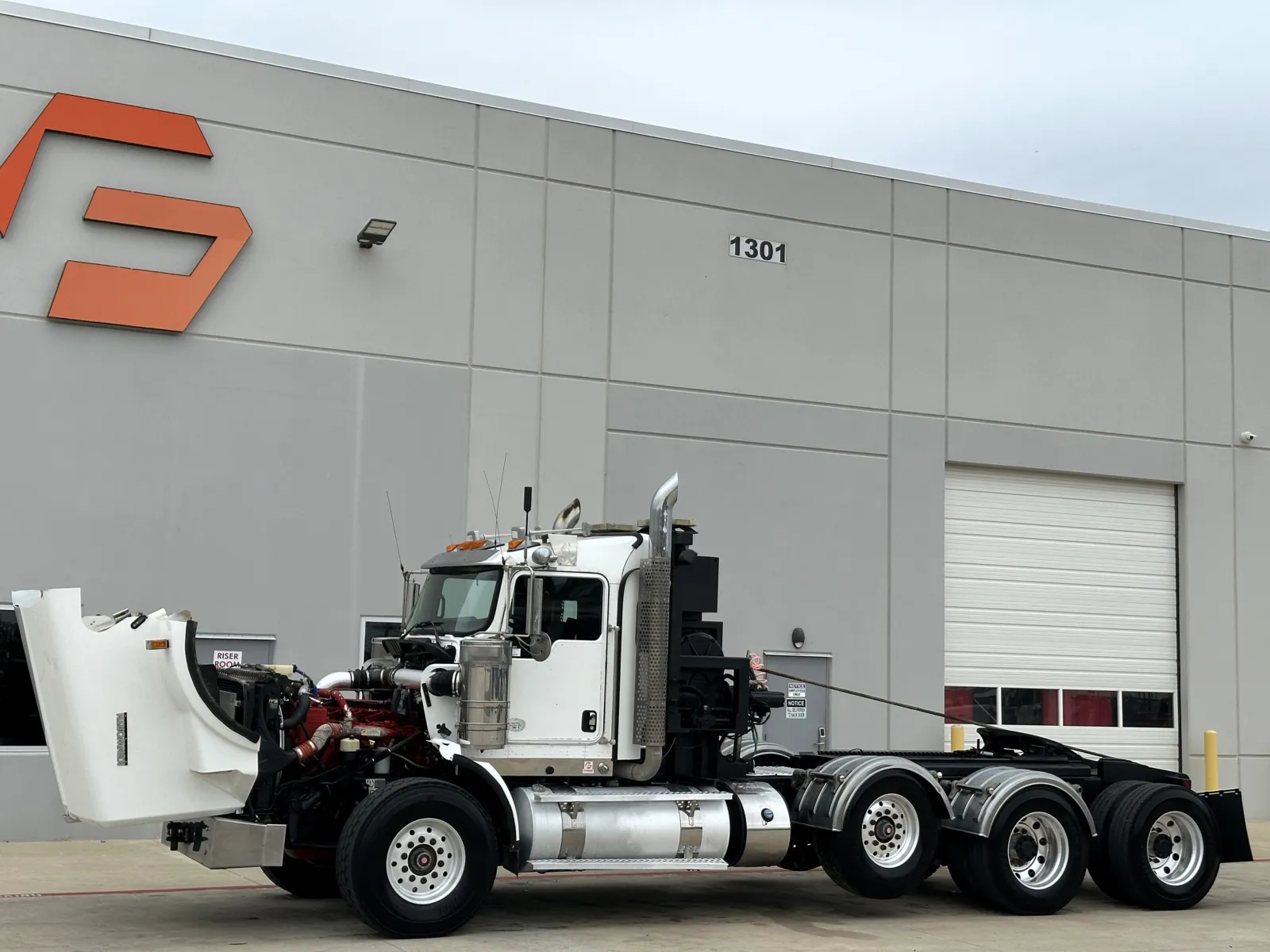 2012 Kenworth T800 - image 10