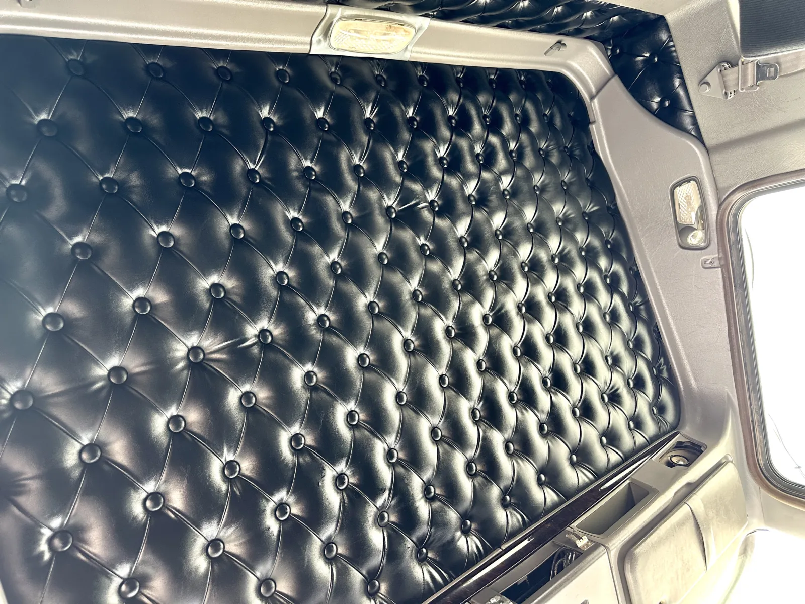 2012 Kenworth T800 - image 20