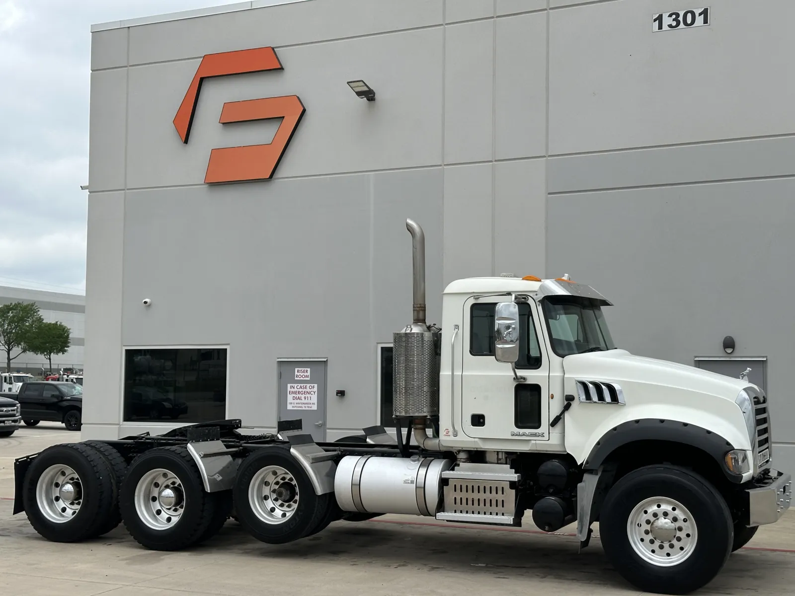 2013 MACK GU713 for sale in Hutchins, TX