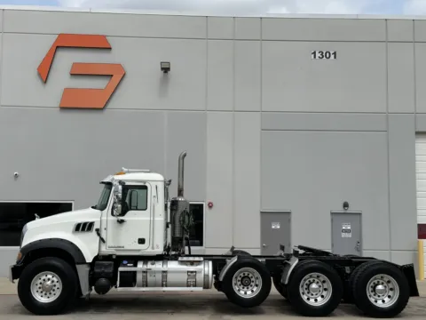 More photos of 2013 MACK GU713 at Forge Truck Centers - Texas, TX