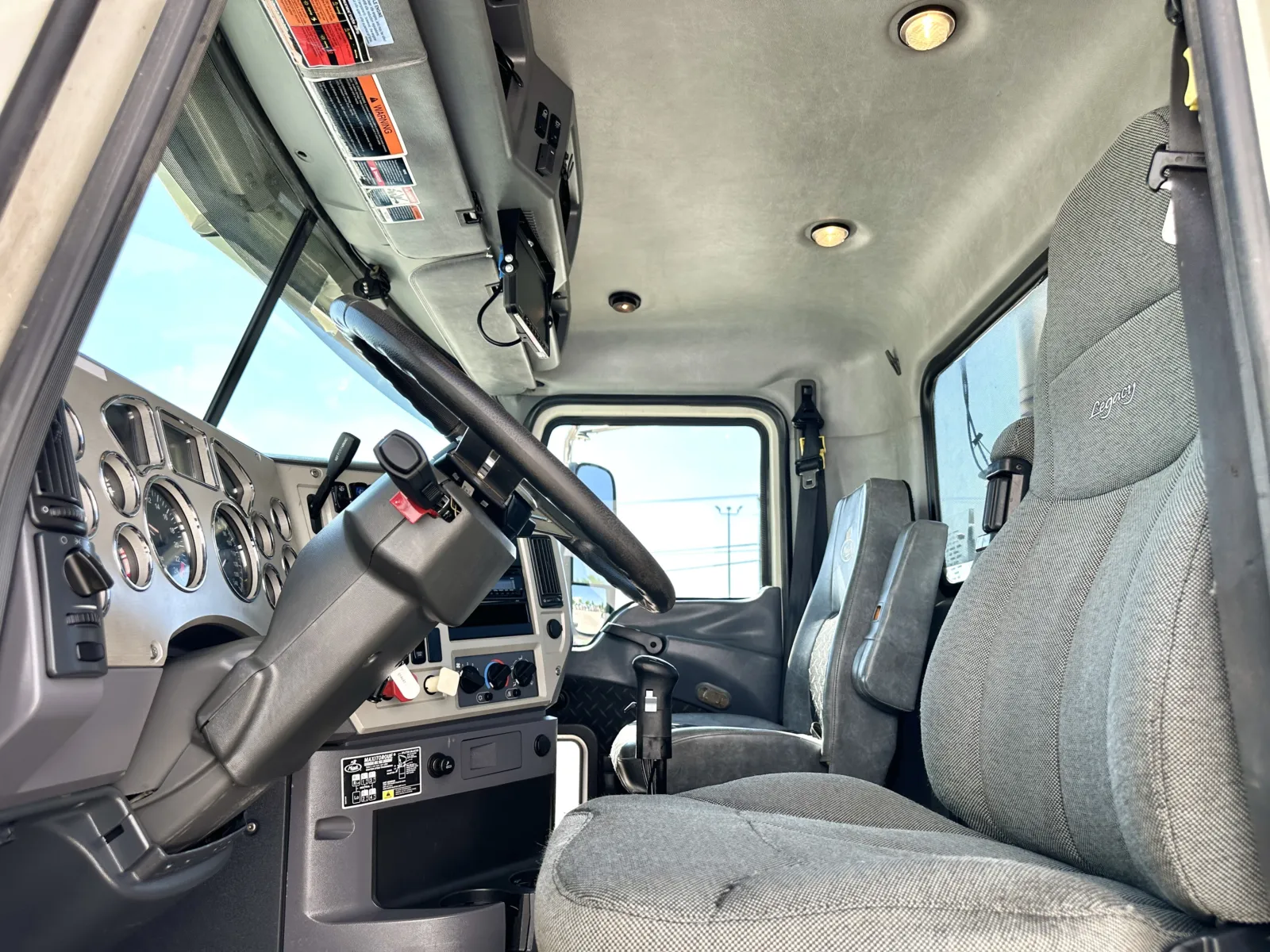 2013 Mack - image 13