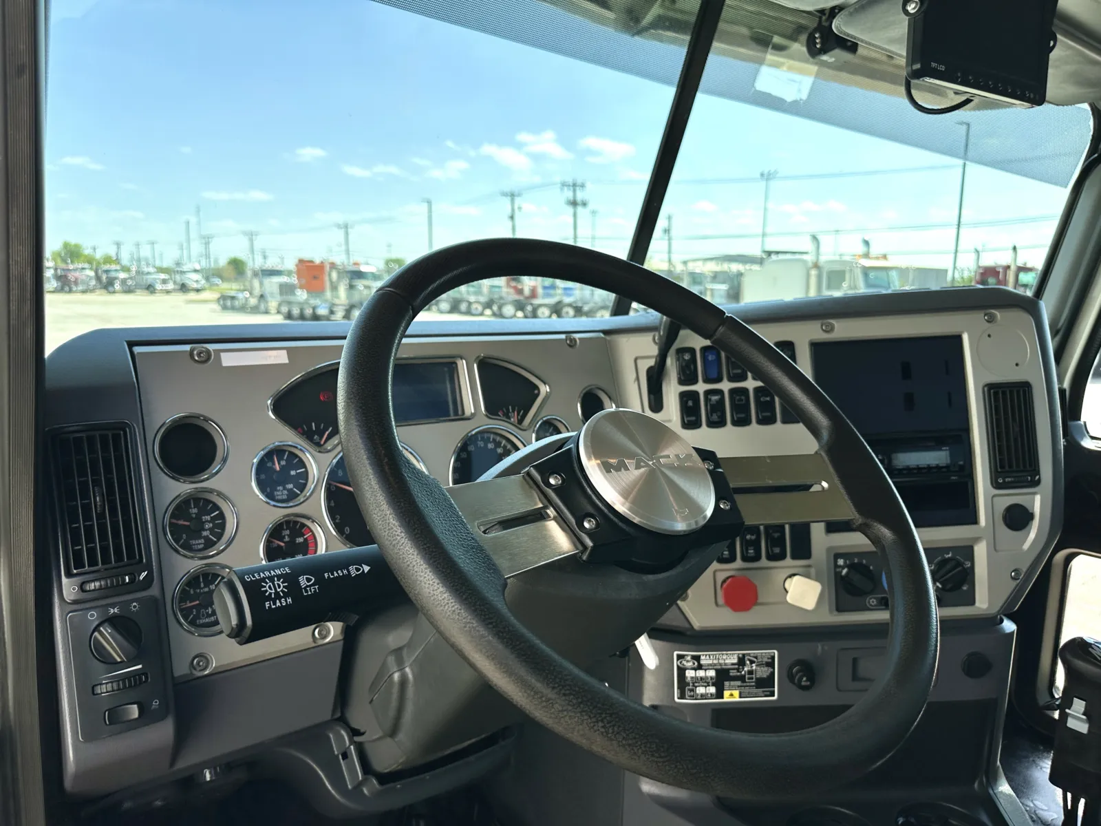 2013 Mack - image 14