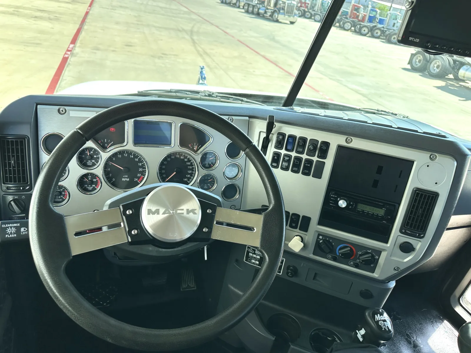 2013 Mack - image 15