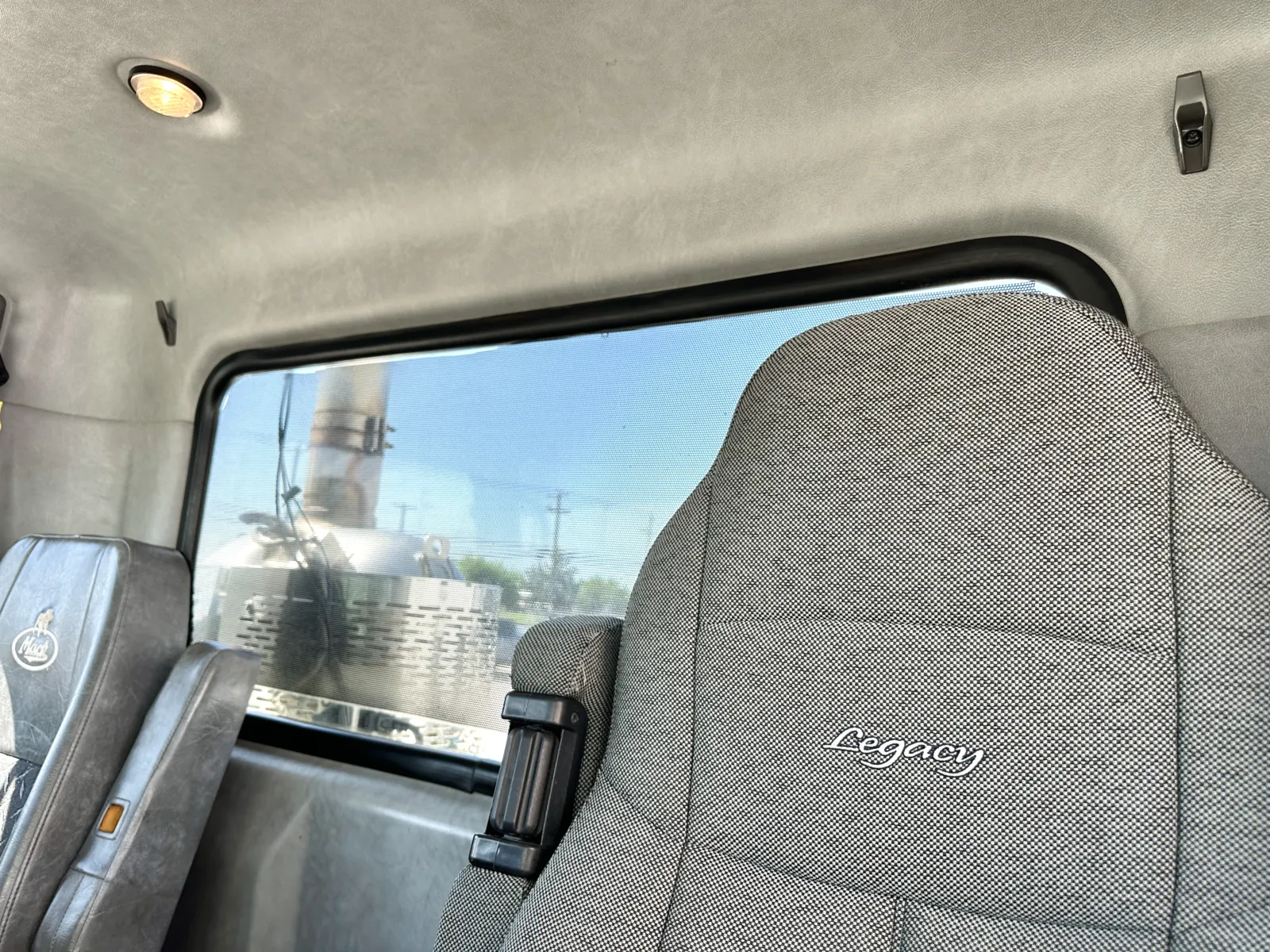 2013 Mack - image 19