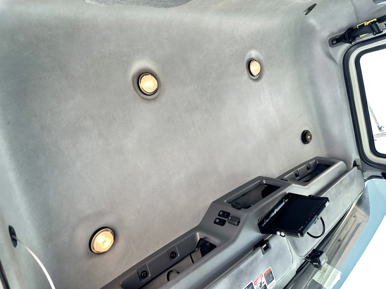 2013 Mack - image 20