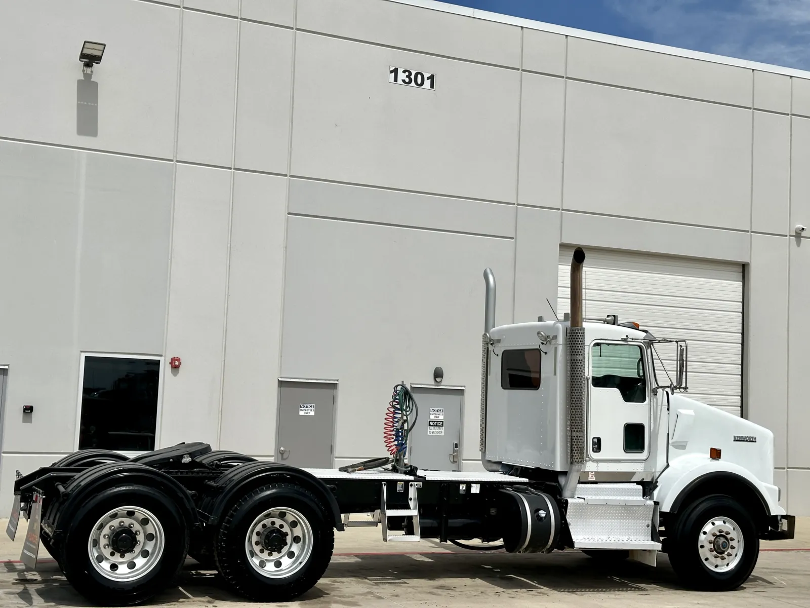 2016 Kenworth T800 - image 5