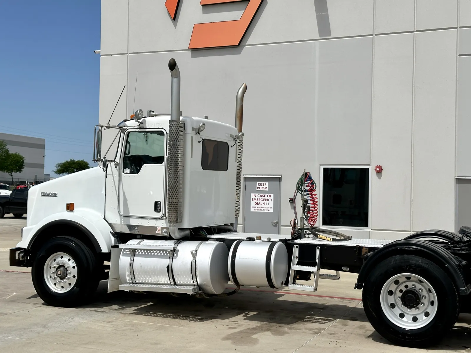 2016 Kenworth T800 - image 8