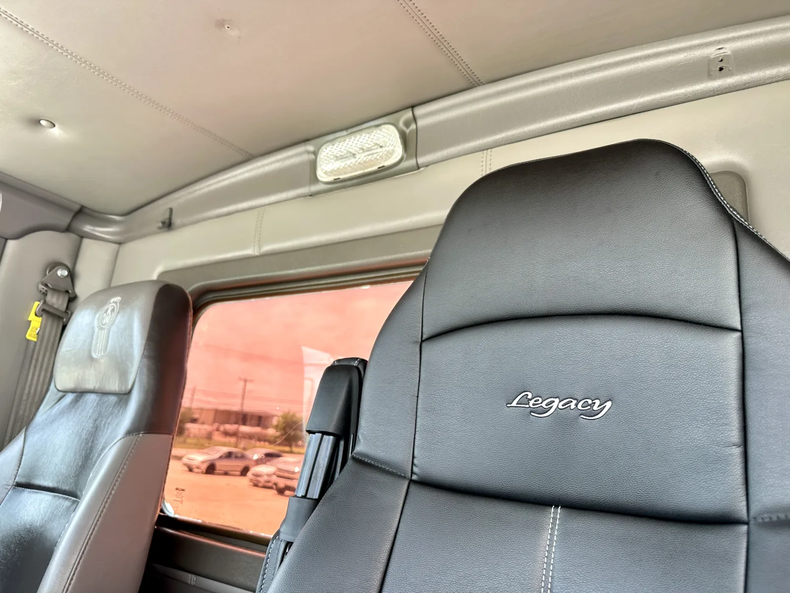 2016 Kenworth T800 - image 19