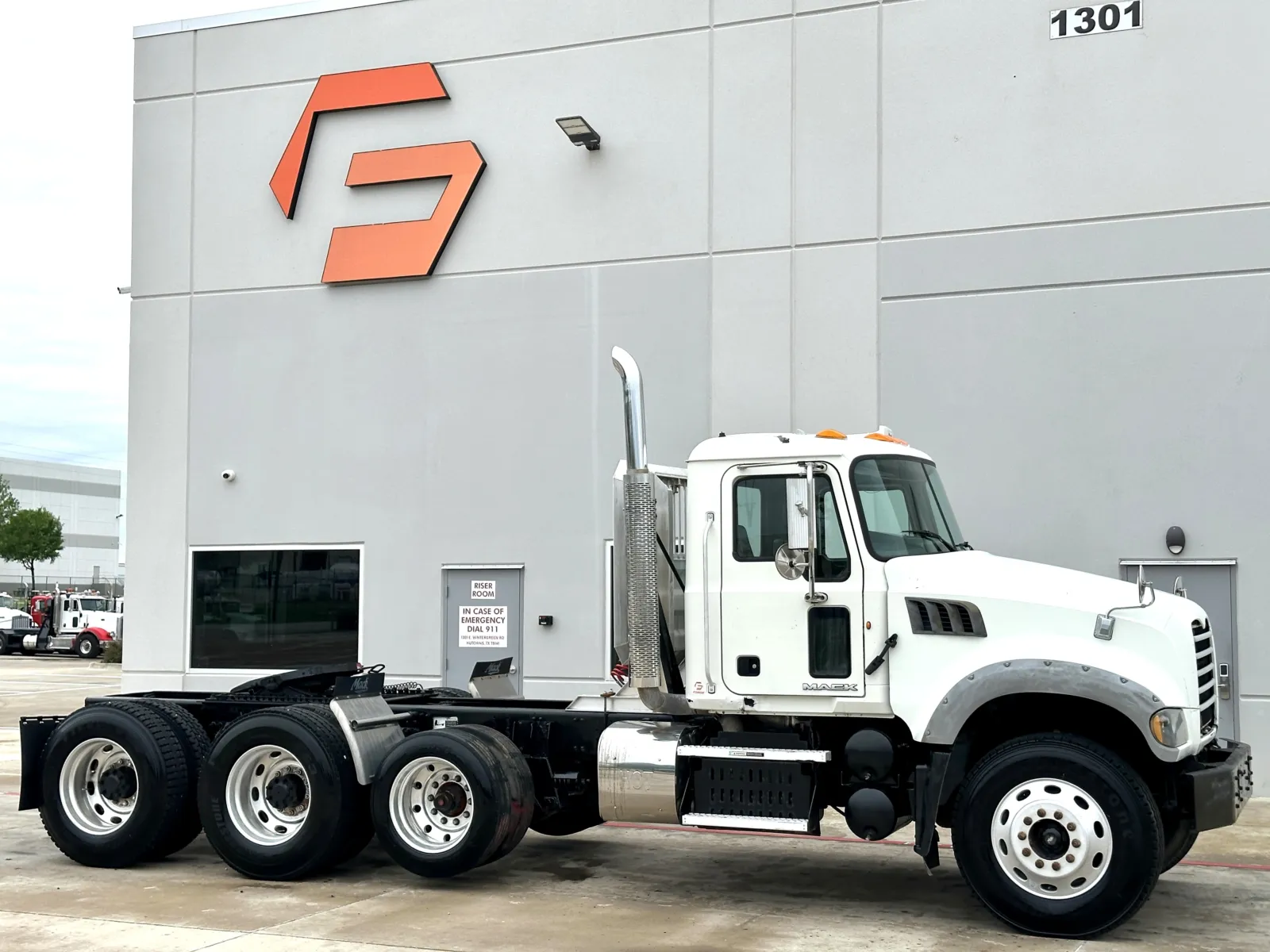 2011 MACK GU713 for sale in Hutchins, TX