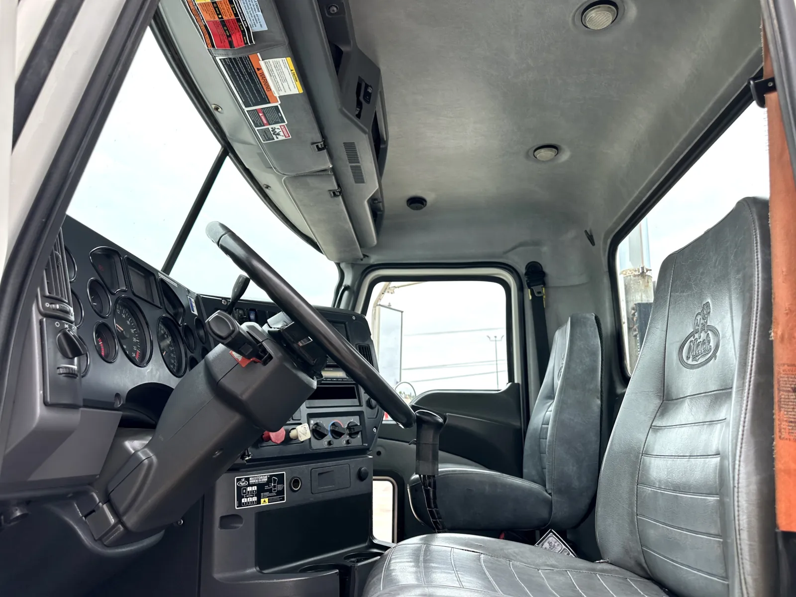 2011 Mack - image 13