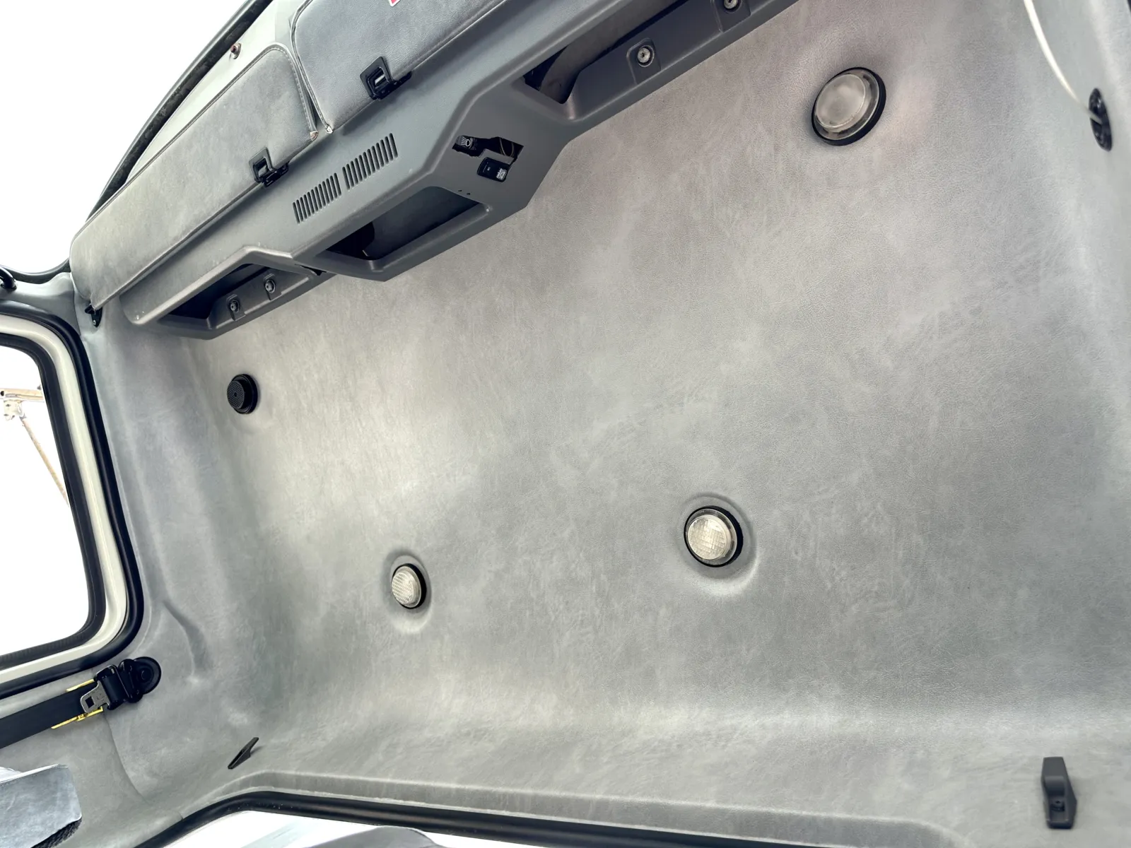 2011 Mack - image 20