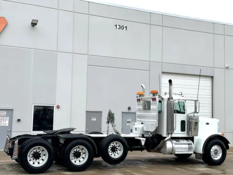 More photos of 2007 PETERBILT 379 at Forge Truck Centers - Texas, TX