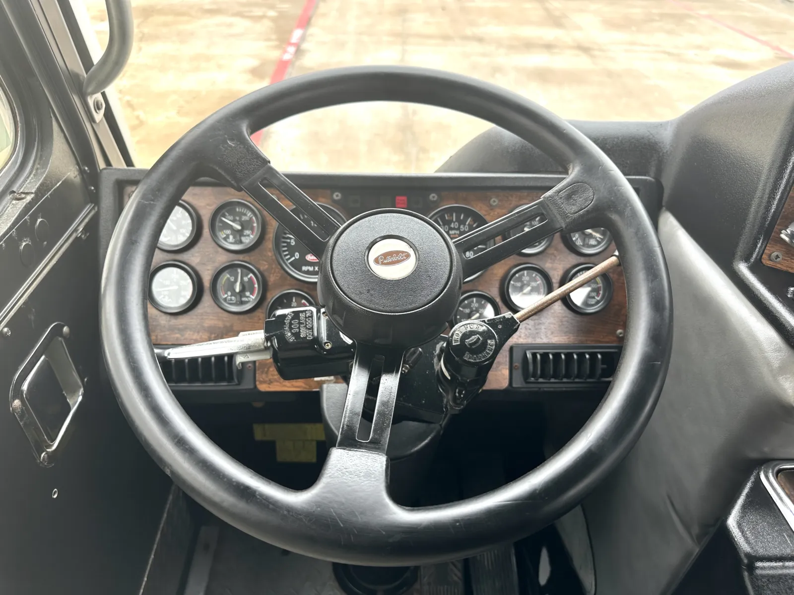 2002 Peterbilt - image 16