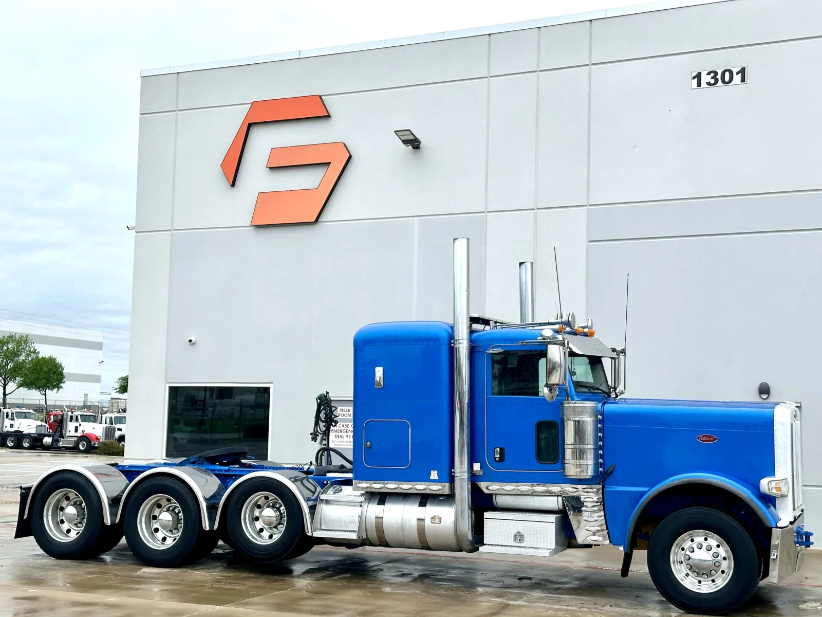 2018 PETERBILT 389 for sale in Hutchins, TX