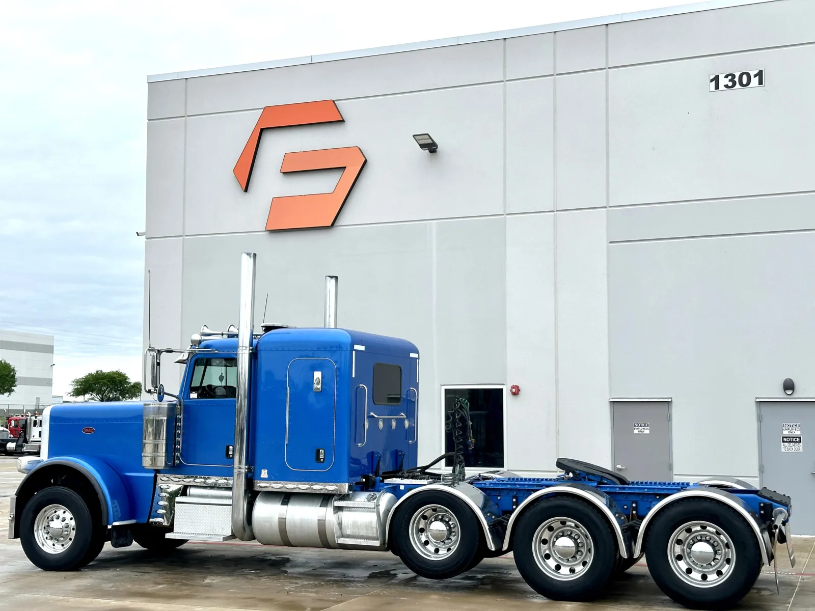 2018 Peterbilt 389 - image 6