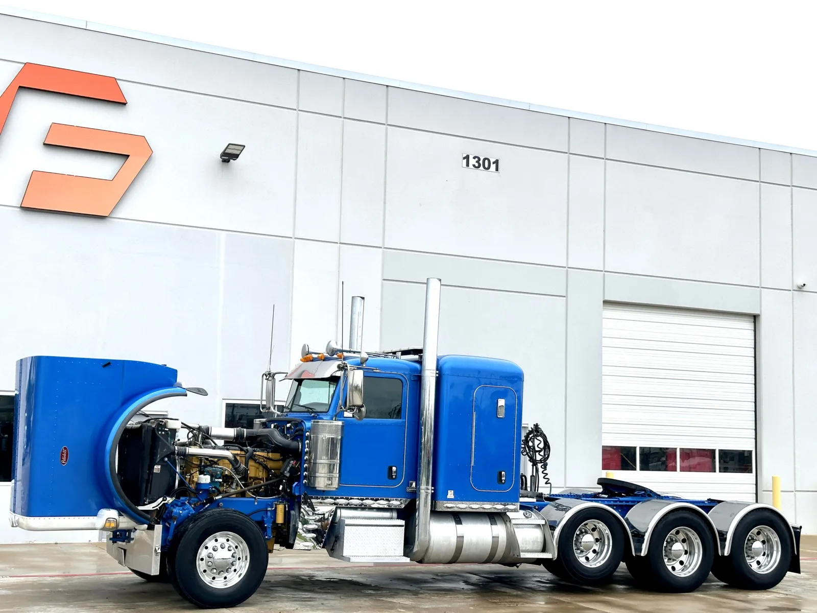 2018 Peterbilt 389 - image 10