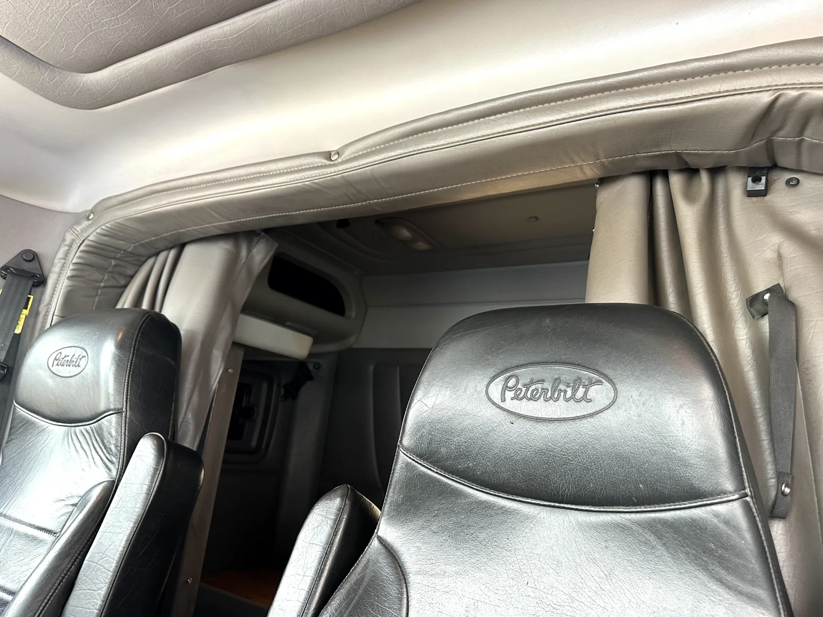 2018 Peterbilt 389 - image 20