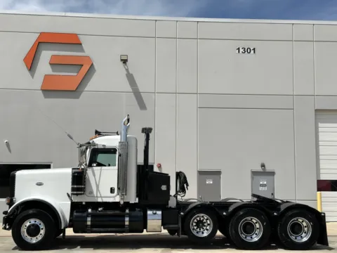 More photos of 2022 PETERBILT 389 at Forge Truck Centers - Texas, TX