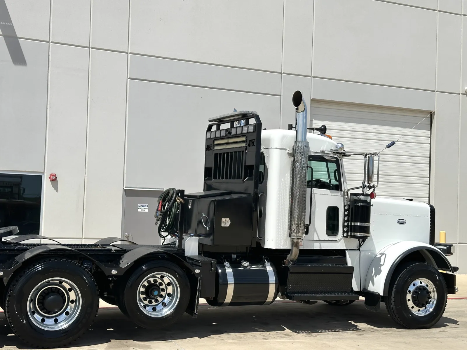 2022 Peterbilt 389 - image 7