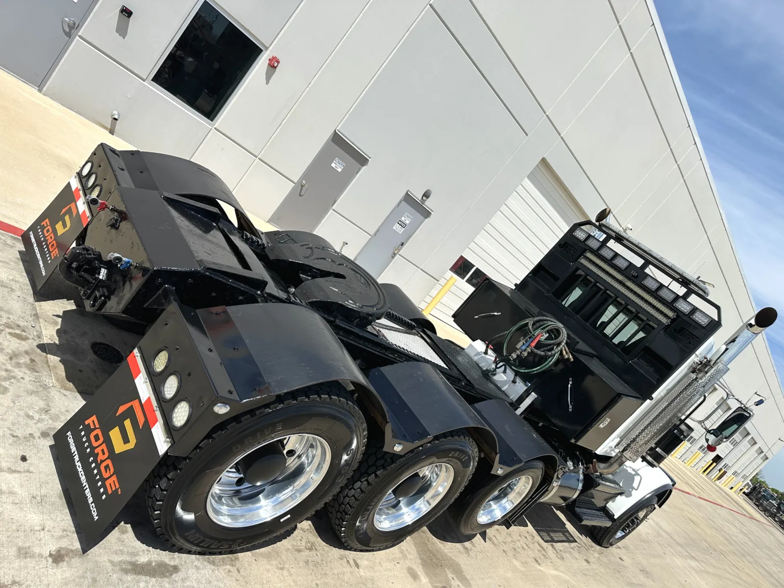 2022 Peterbilt 389 - image 11