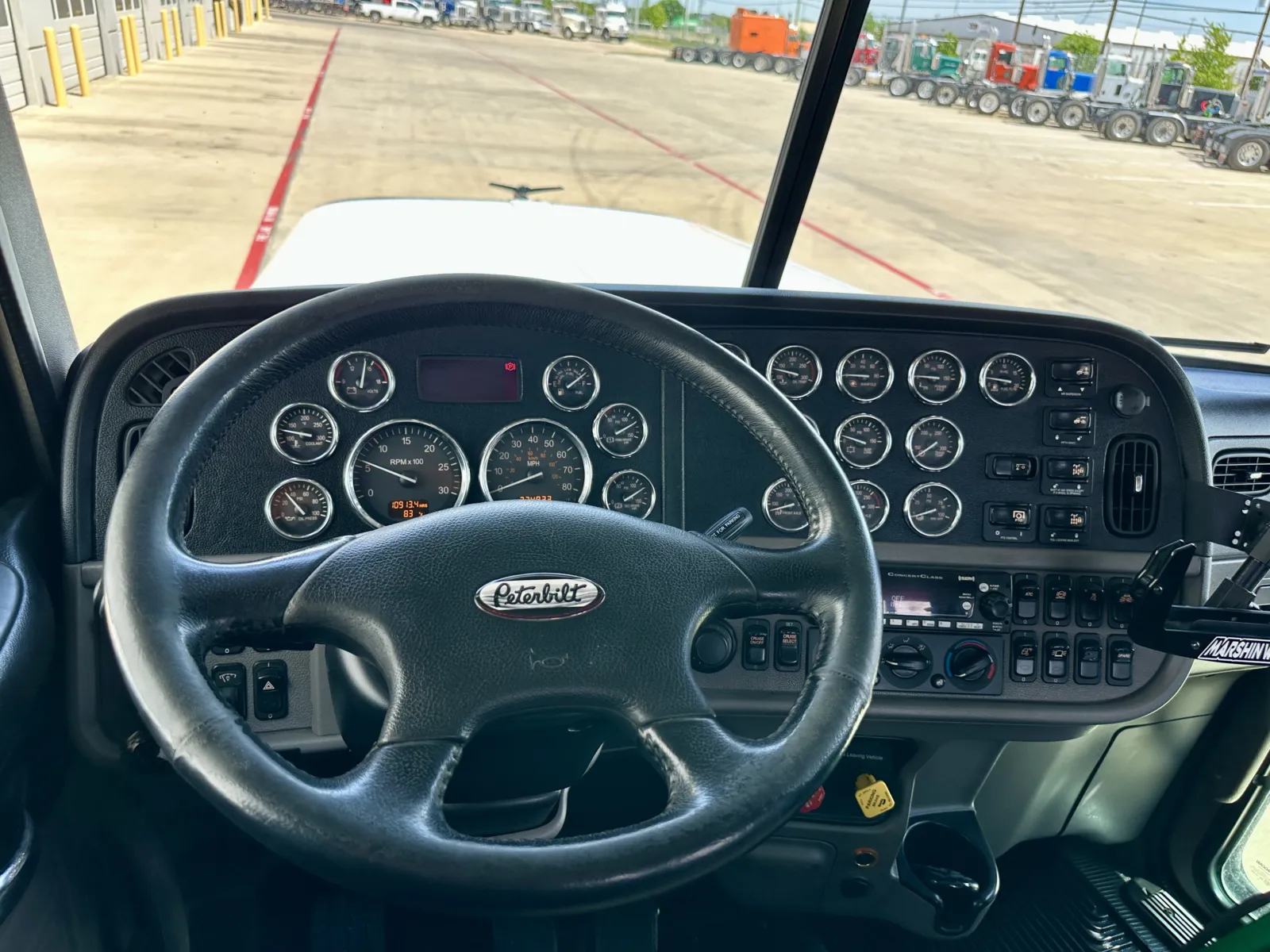 2022 Peterbilt 389 - image 16