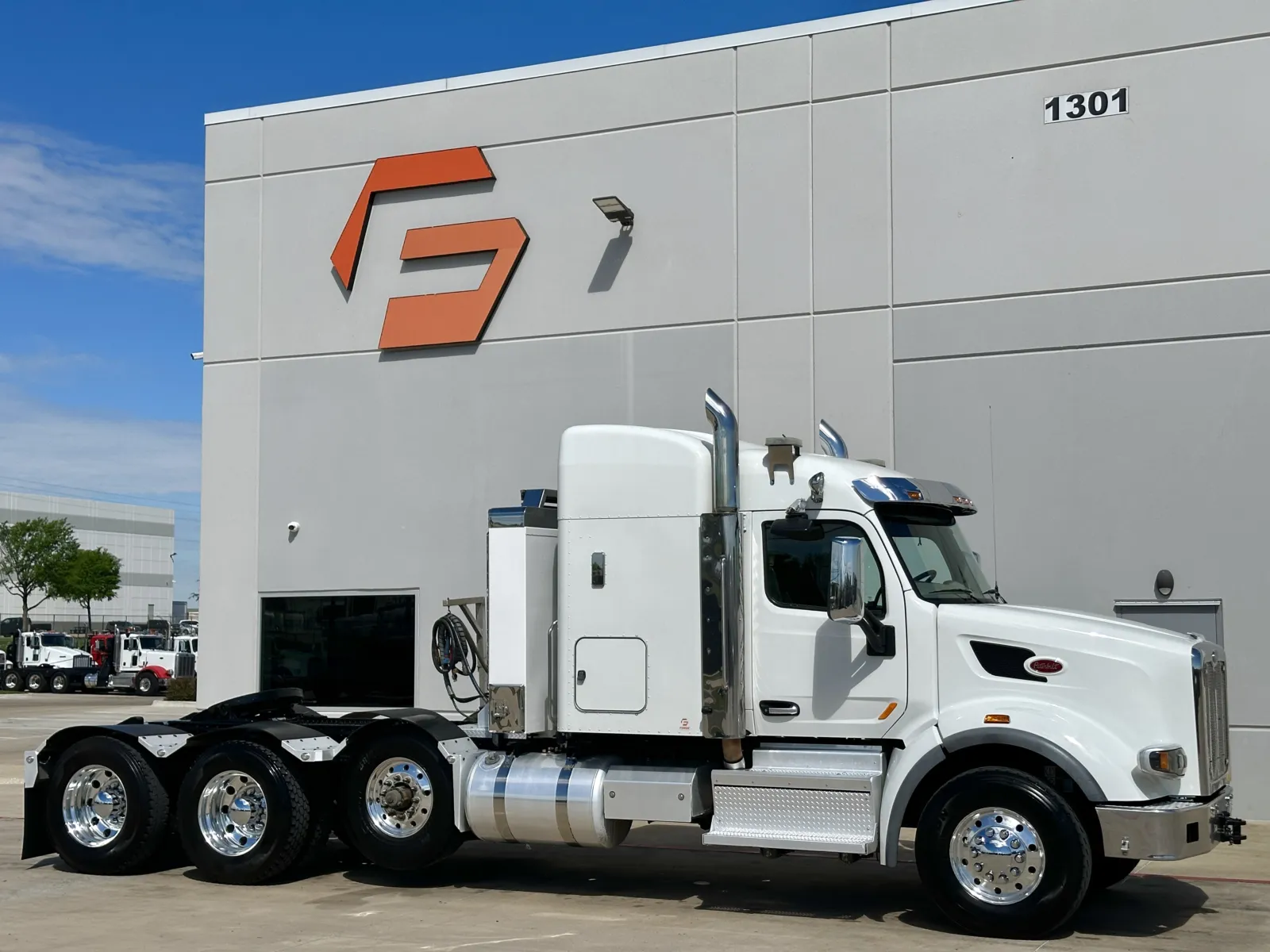 2022 PETERBILT 567 for sale in Hutchins, TX