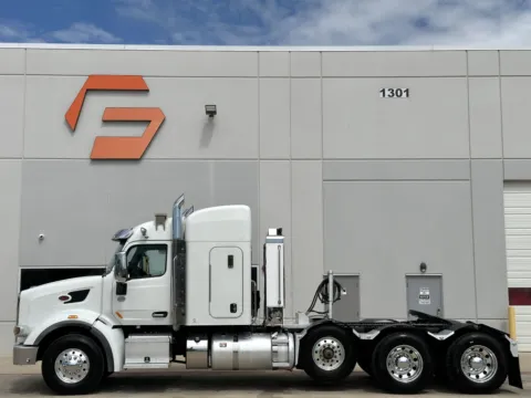 More photos of 2022 PETERBILT 567 at Forge Truck Centers - Texas, TX