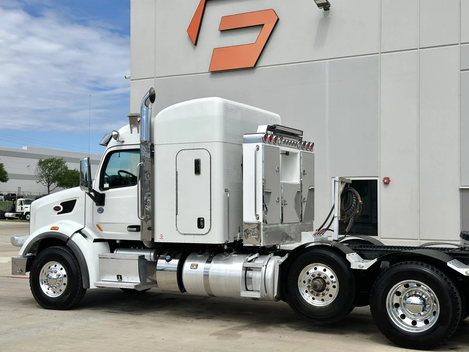 2022 Peterbilt 567 - image 8