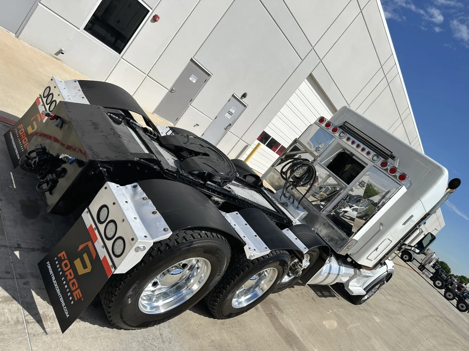 2022 Peterbilt 567 - image 11