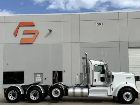 Another view of 2017 KENWORTH W900 for sale in Hutchins, TX at Forge Truck Centers - Texas