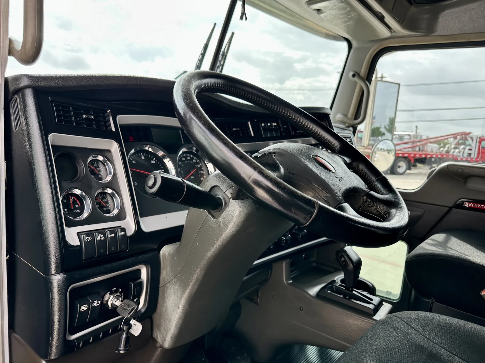 2017 Kenworth W900 - image 15