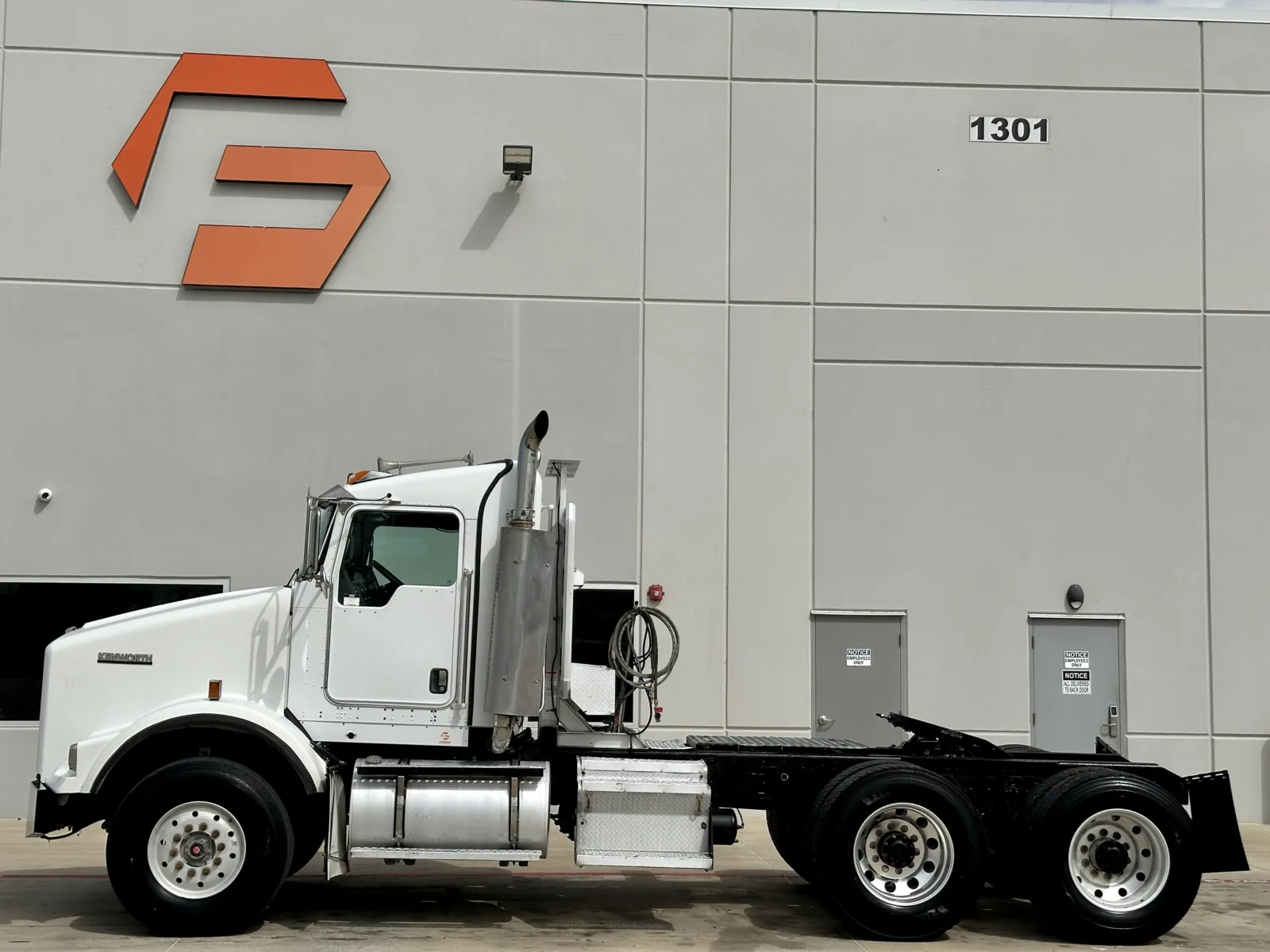 2007 Kenworth T800 - image 4