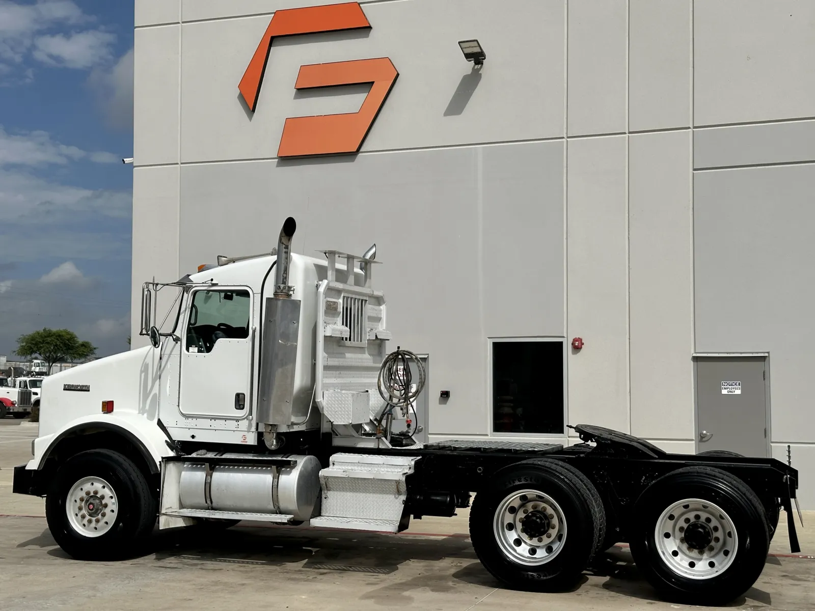 2007 Kenworth T800 - image 6